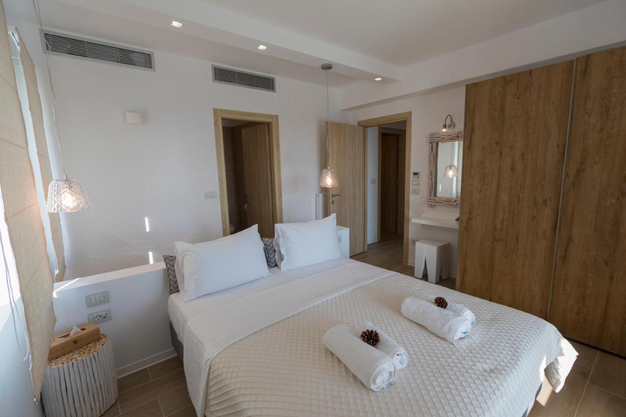 Exclusive Sea View Villa Madelaine สปาร์เชีย ภายนอก รูปภาพ