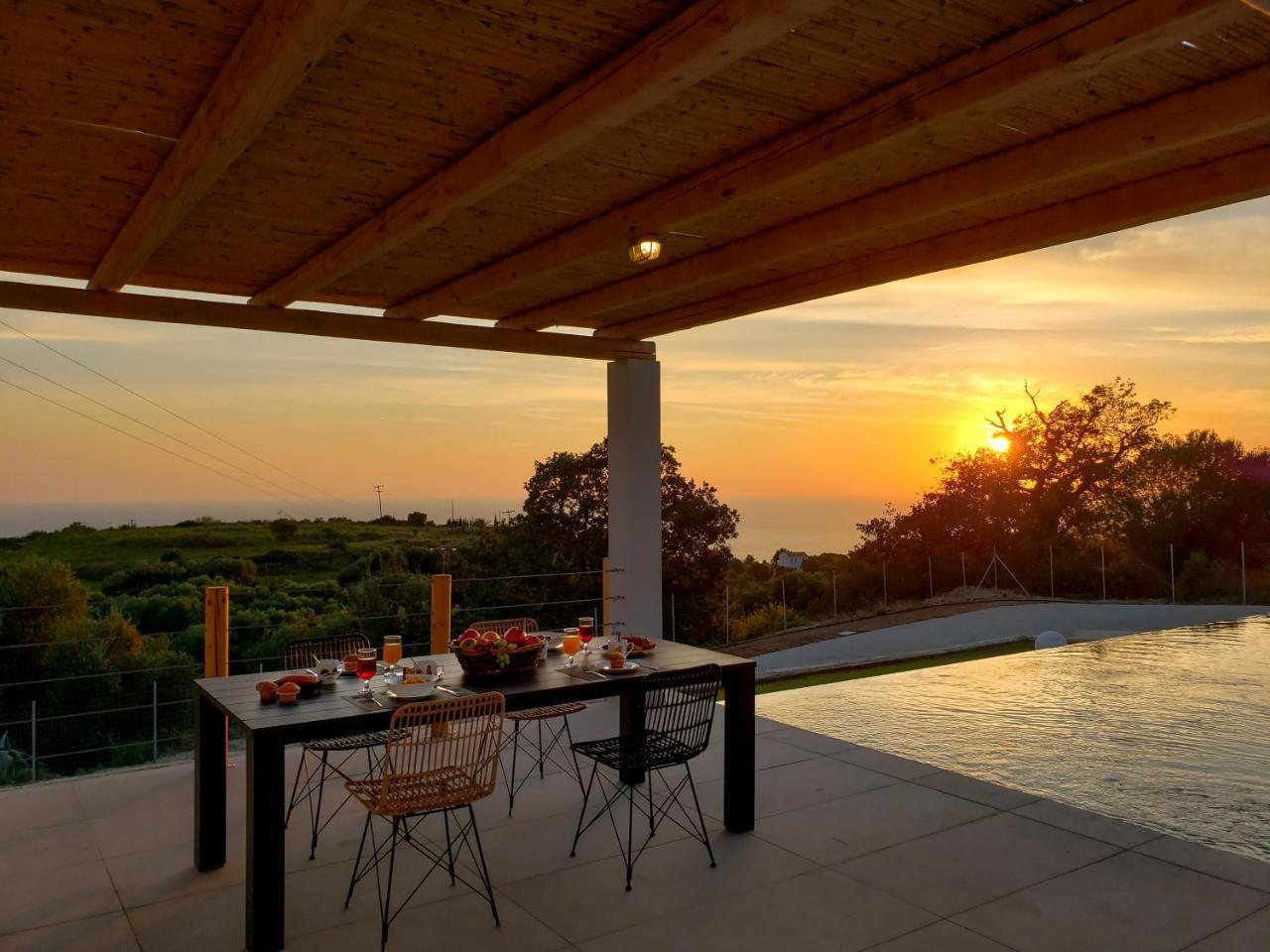 Exclusive Sea View Villa Madelaine สปาร์เชีย ภายนอก รูปภาพ