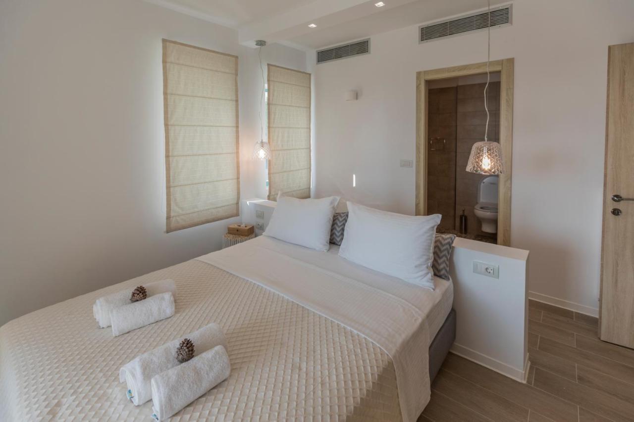 Exclusive Sea View Villa Madelaine สปาร์เชีย ภายนอก รูปภาพ