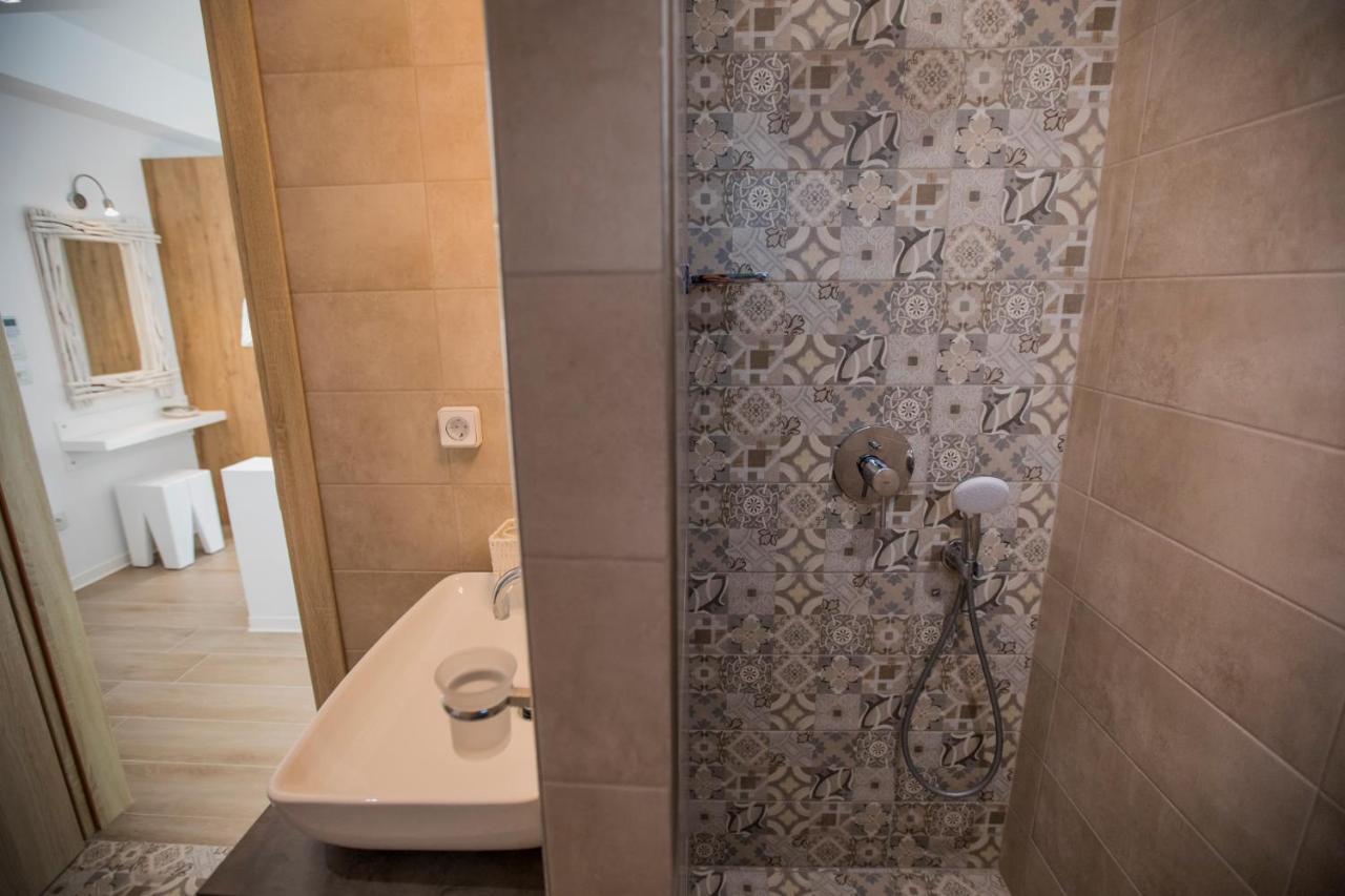 Exclusive Sea View Villa Madelaine สปาร์เชีย ภายนอก รูปภาพ